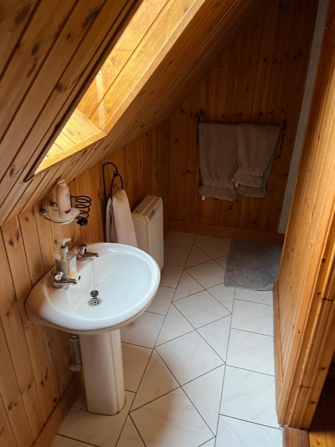 Cosy Lakeside Chalet With Option To Add Private Hot Tub Duneena Luaran gambar