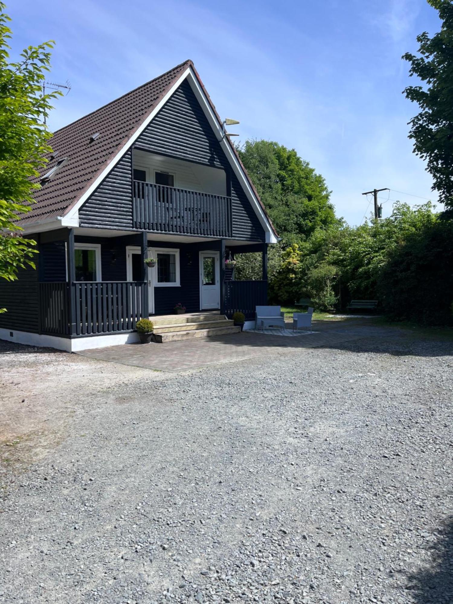 Cosy Lakeside Chalet With Option To Add Private Hot Tub Duneena Luaran gambar